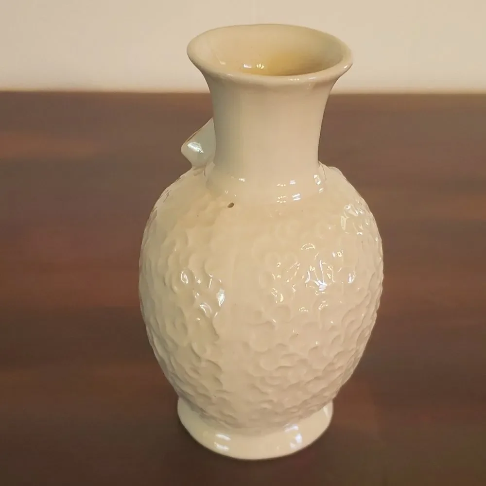 Pretty Vintage Porcelain Floral Butterfly Bud Vase with Gold Trim - Picture 3 of 10